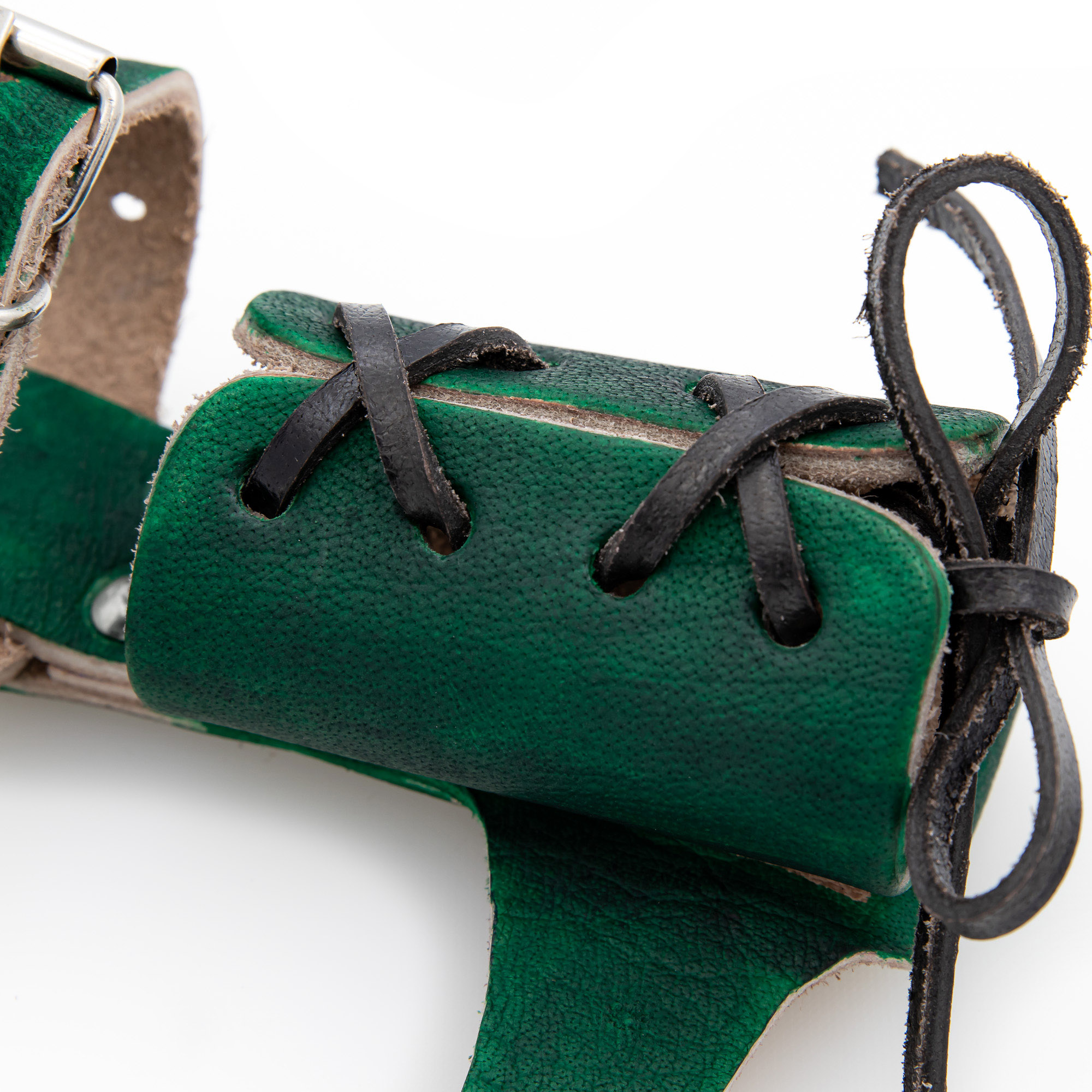 REEN Left-Handed Universal Adjustable Bovine Leather Sword Frog | Green-img-2